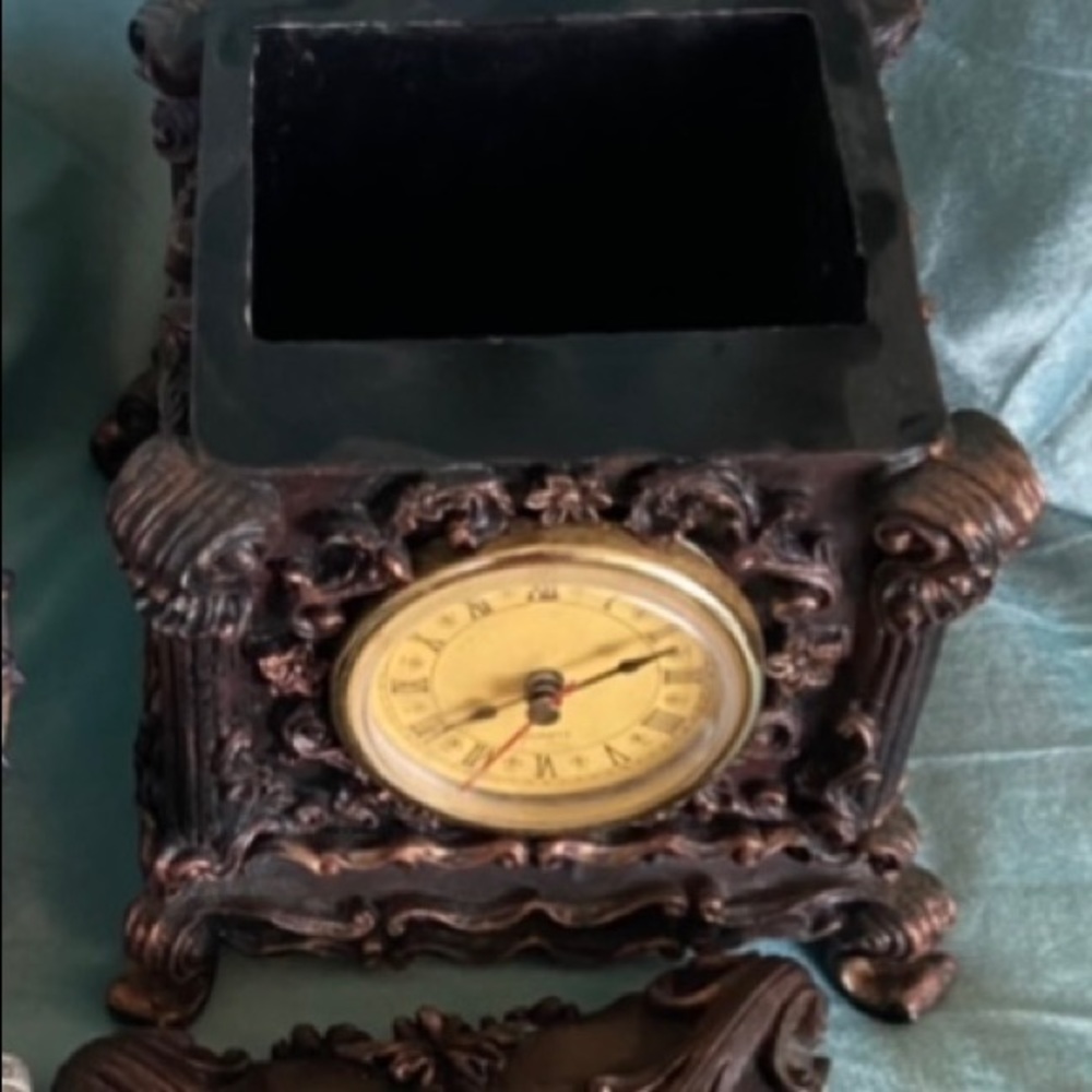 DECORATIVE BOX - Picture 2 of 2